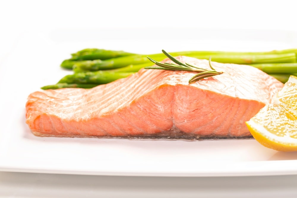 salmon with lemon and asparagus